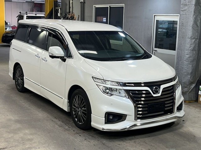 Nissan ELGRAND 2018 8257083-4