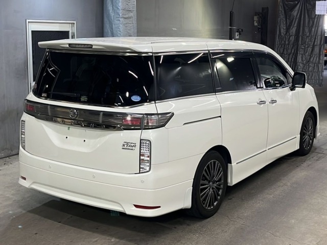Nissan ELGRAND 2018 8257083-5