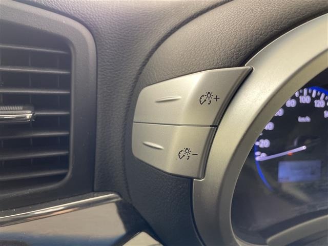 Nissan ELGRAND 2012 8257087-1