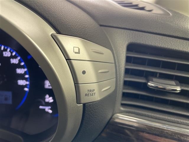 Nissan ELGRAND 2012 8257087-3