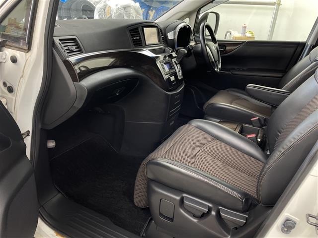 Nissan ELGRAND 2012 8257087-6