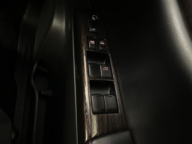 Nissan ELGRAND 2012 8257087-7