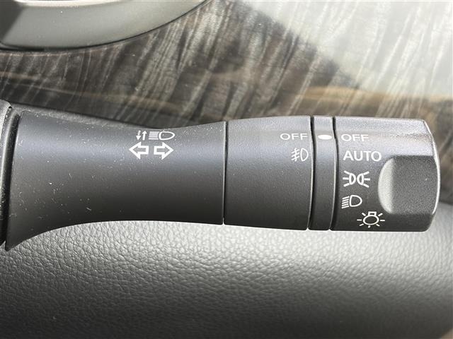 Nissan ELGRAND 2017 8257092-3