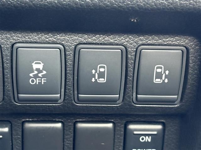 Nissan ELGRAND 2017 8257095-10