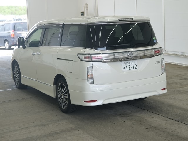 Nissan ELGRAND 2017 8257097-1