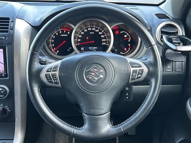Suzuki ESCUDO 2015 8253721-1