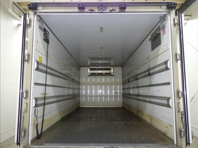 Isuzu FORWARD 2019 8255523-4