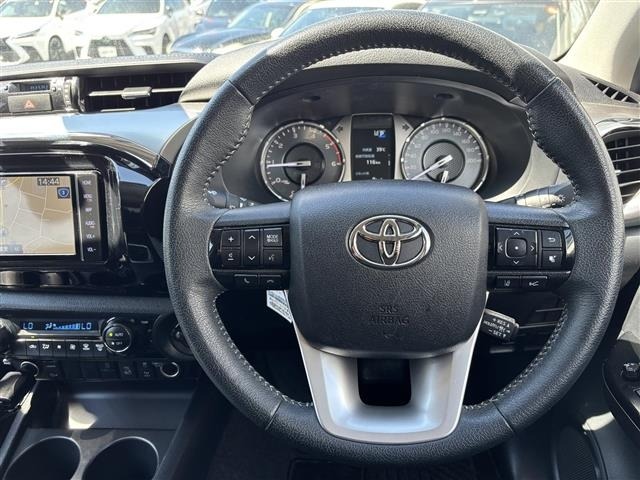 Toyota HILUX 2022 8251957-5