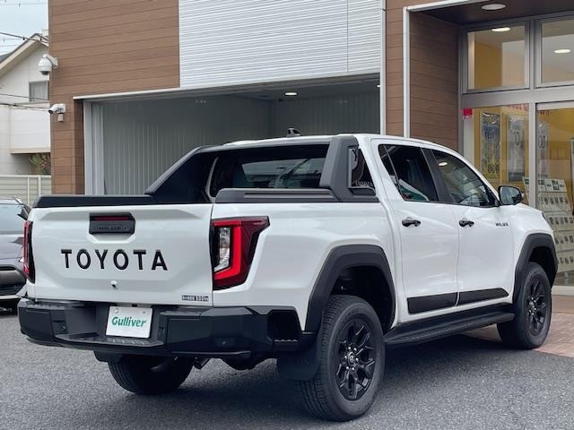 Toyota HILUX 2026 8251972-3