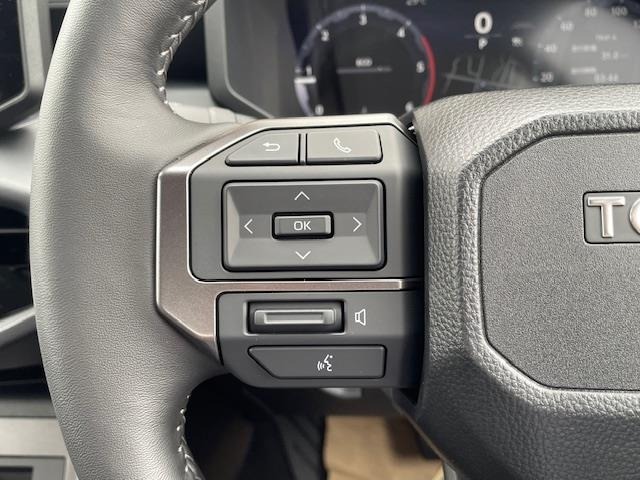 Toyota HILUX 2026 8251972-4