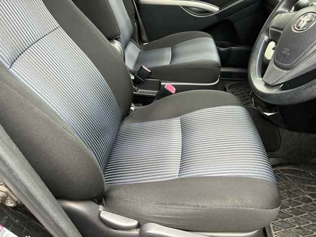 Toyota ISIS 2017 8248989-7