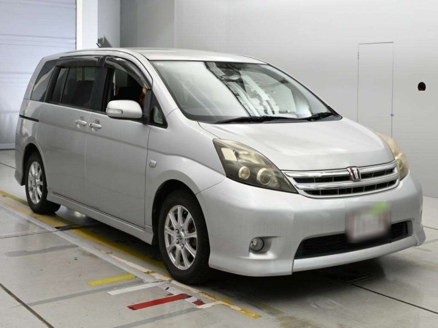 Toyota ISIS 2010 8248995-5
