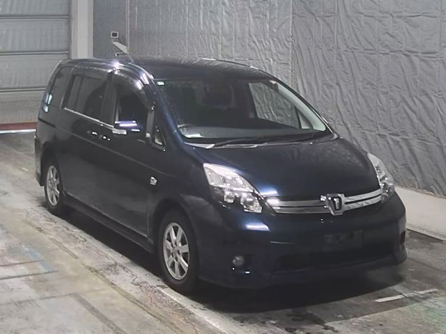 Toyota ISIS 2013 8248996-7