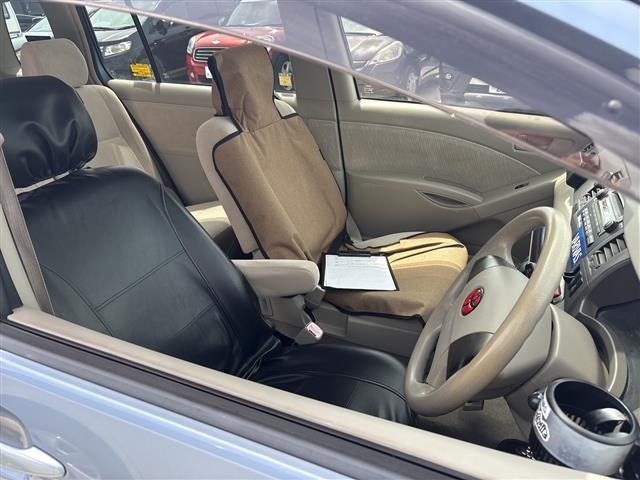 Toyota ISIS 2008 8249024-14