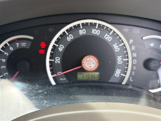 Toyota ISIS 2008 8249024-3