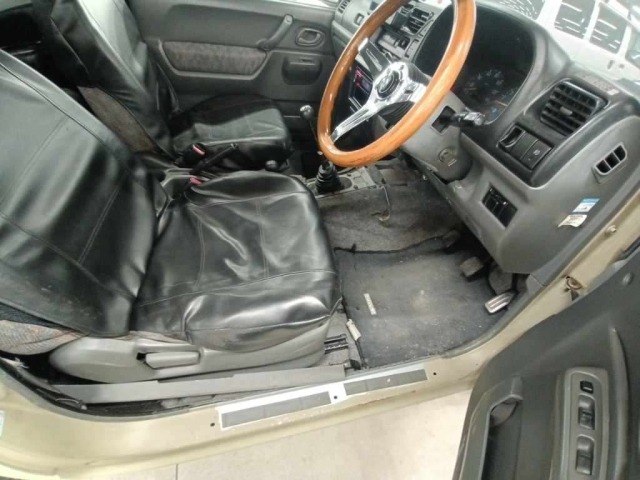 Suzuki JIMNY 1998 8253941-10