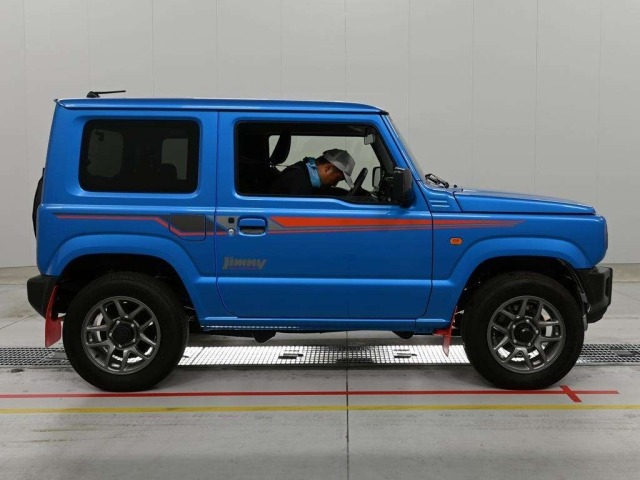 Suzuki JIMNY 2023 8253942-3