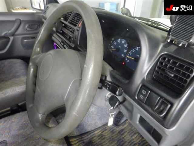 Suzuki JIMNY 2000 8253968-5