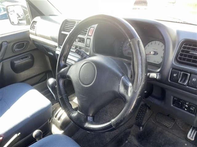 Suzuki JIMNY 2003 8253991-7