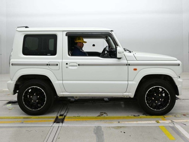 Suzuki JIMNY 2020 8254152-3