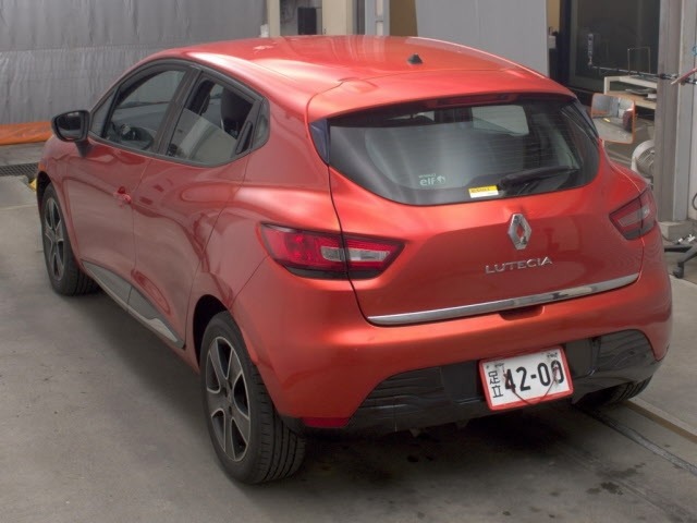 Renault LUTECIA 2016 8250290-1