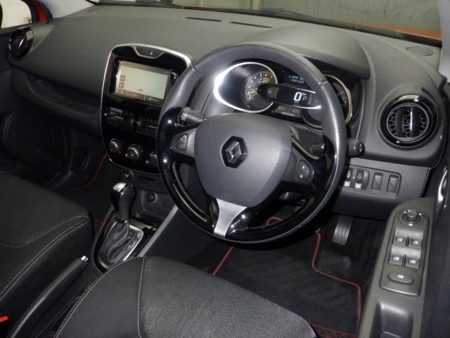 Renault LUTECIA 2016 8250290-3