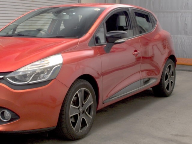 Renault LUTECIA 2016 8250290-4