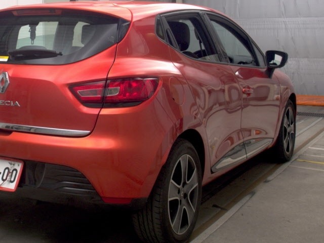 Renault LUTECIA 2016 8250290-5