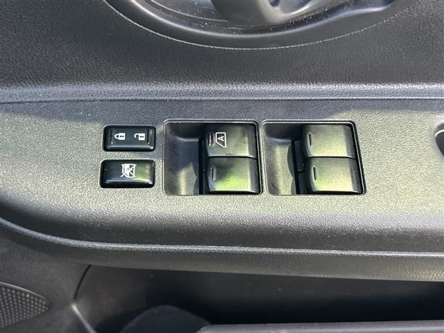 Nissan MARCH 2011 8248938-2