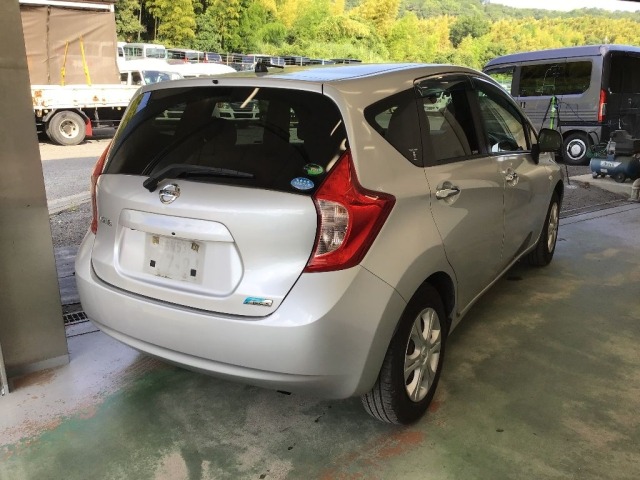 Nissan NOTE 2013 8248354-4