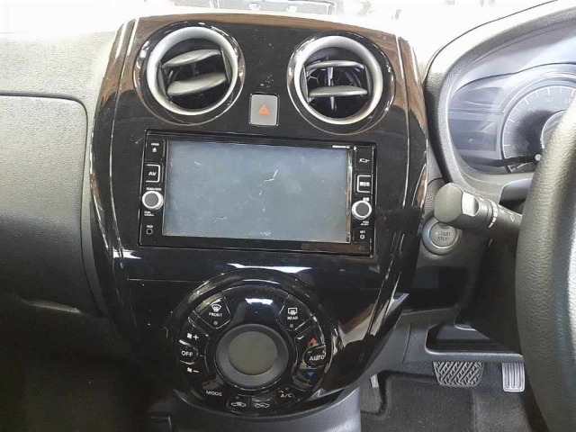 Nissan NOTE 2018 8248357-12