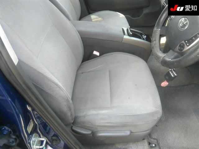 Toyota PRIUS 2004 8257930-6