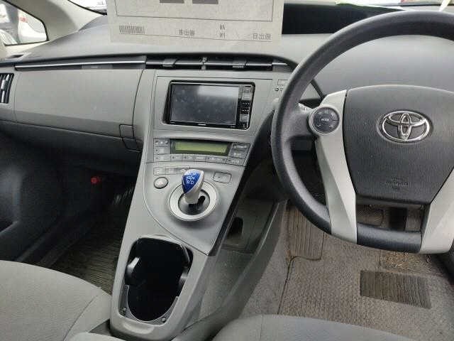 Toyota PRIUS 2011 8257995-6