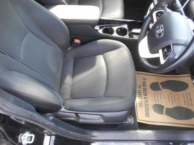 Toyota PRIUS 2018 8258010-6