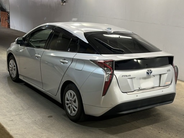 Toyota PRIUS 2017 8258016-1