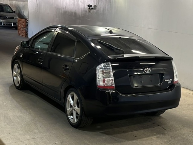 Toyota PRIUS 2008 8258017-1