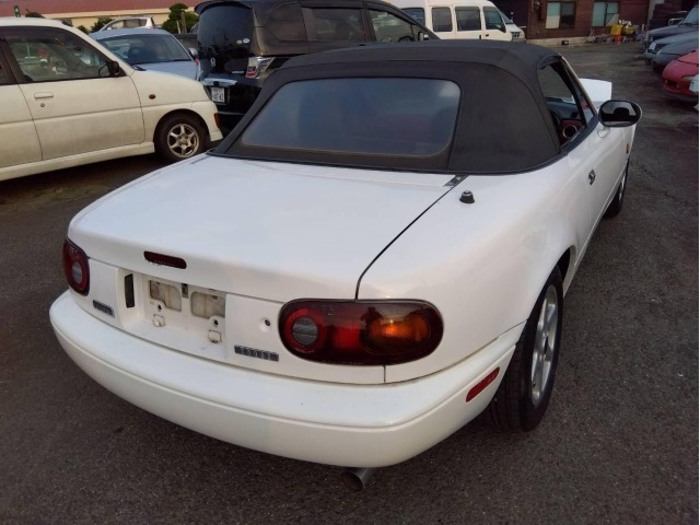 Mazda ROADSTER 1992 8254911-6