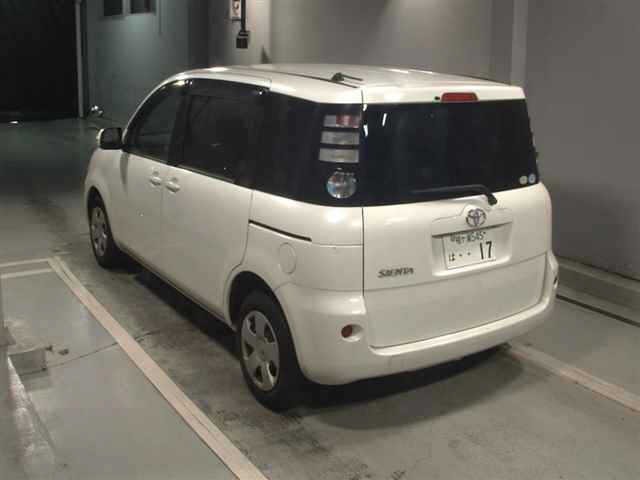 Toyota SIENTA 2010 8256291-1