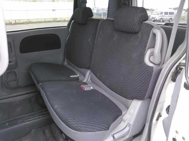 Toyota SIENTA 2010 8256291-9