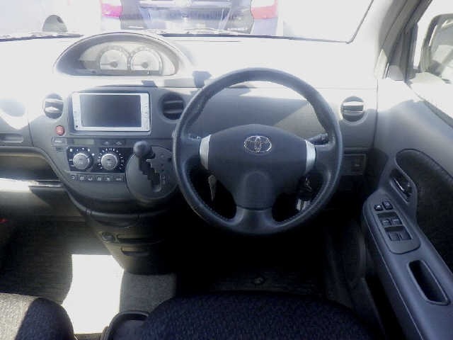 Toyota SIENTA 2013 8256334-3