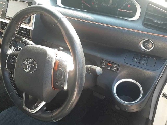 Toyota SIENTA 2018 8256340-9