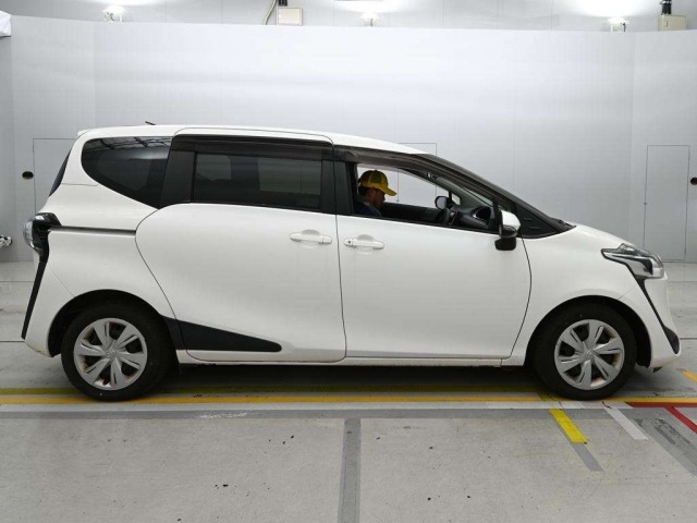Toyota SIENTA 2020 8256342-3