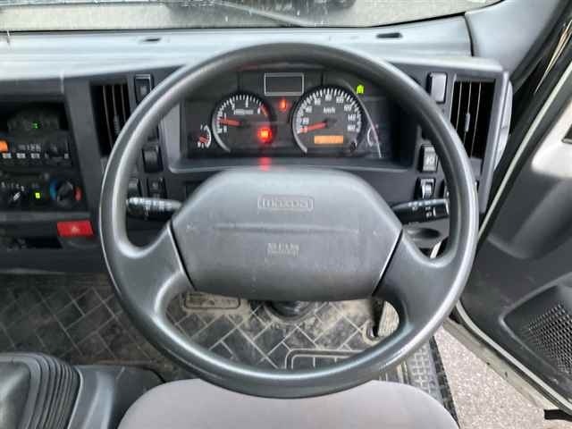Mazda TITAN 2014 8250765-3