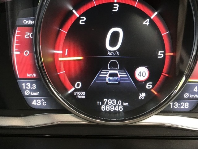 Volvo XC60 2015 8248480-8