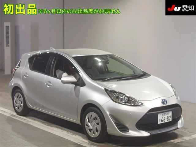 Toyota AQUA 2020 8260828-0