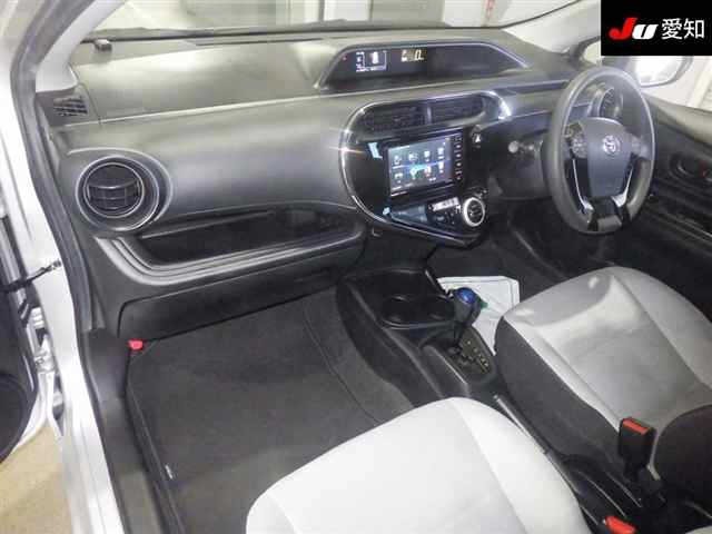 Toyota AQUA 2020 8260828-3