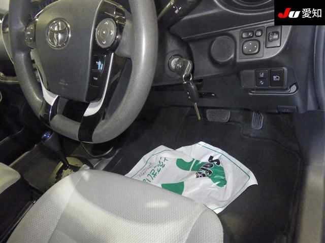 Toyota AQUA 2020 8260828-5