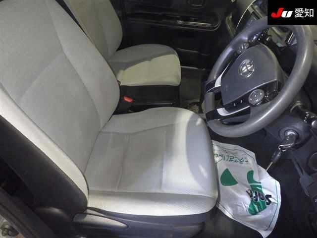 Toyota AQUA 2020 8260828-6