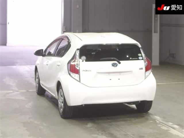 Toyota AQUA 2016 8260829-1