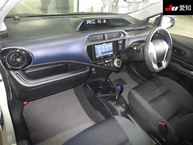 Toyota AQUA 2016 8260829-3